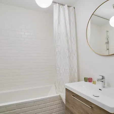 Apartment New & Cozy T2 With Balcony - 18 Montmartre *