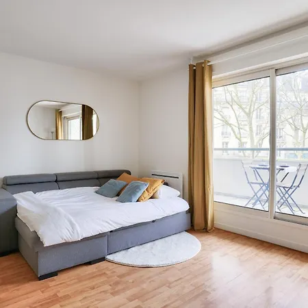 New & Cozy T2 With Balcony - 18 Montmartre Apartment